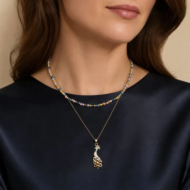 Collier Paon Pastel